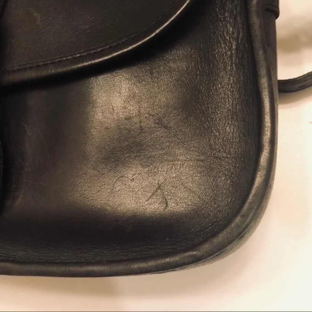 Coach vintage black leather Chelsea saddle bag